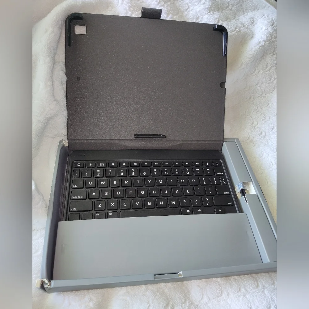 ZAGG Messenger Folio Bluetooth Keyboard Case for 9.7